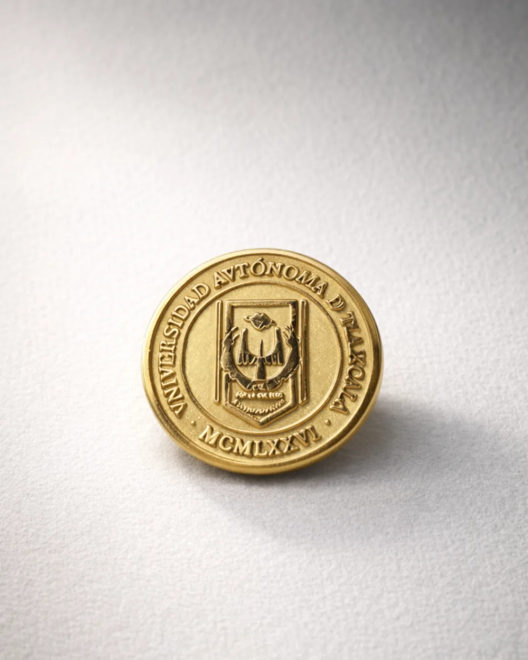 Pin dorado de solapa para reconocimiento